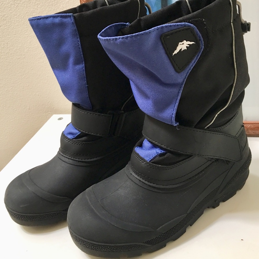Tundra Boots Kids Quebec ⛄️ almost NEW sz 4